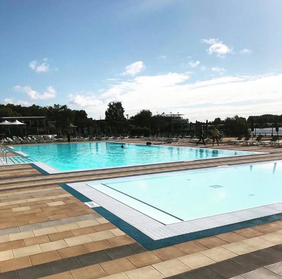 Relaxing Holiday Home With Hot Tub At Tattershall Lakes Esterno foto