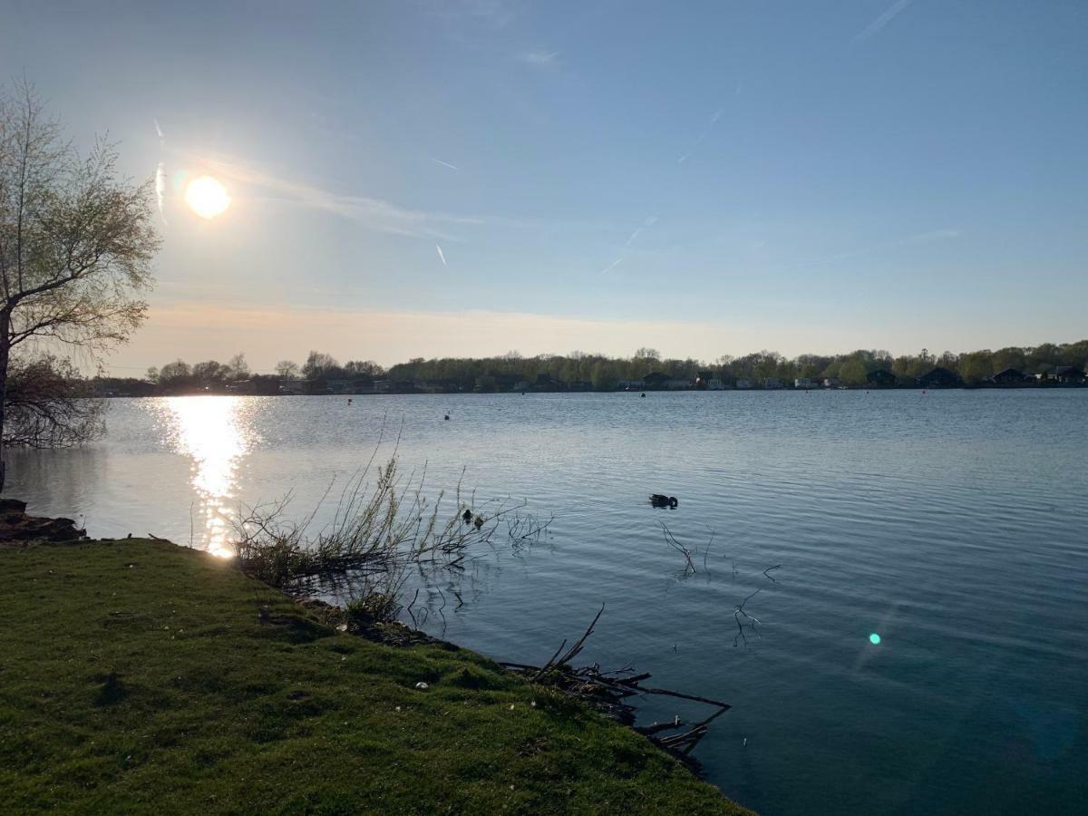 Relaxing Holiday Home With Hot Tub At Tattershall Lakes Esterno foto