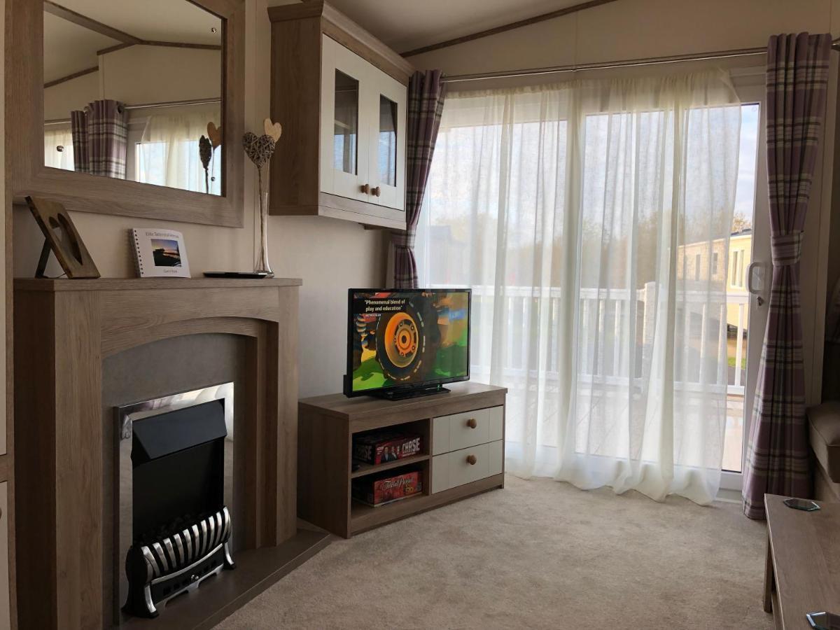 Relaxing Holiday Home With Hot Tub At Tattershall Lakes Esterno foto